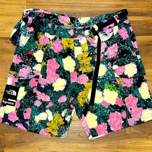 Supreme x TNF trekking packable shorts “Flowers”